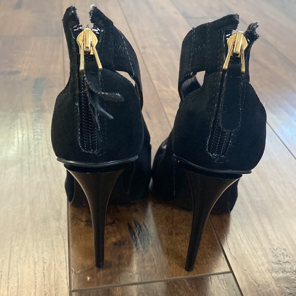GUESS Black Suede Mary Jane stiletto 4.25” Heels 5.5 - Picture 5 of 7